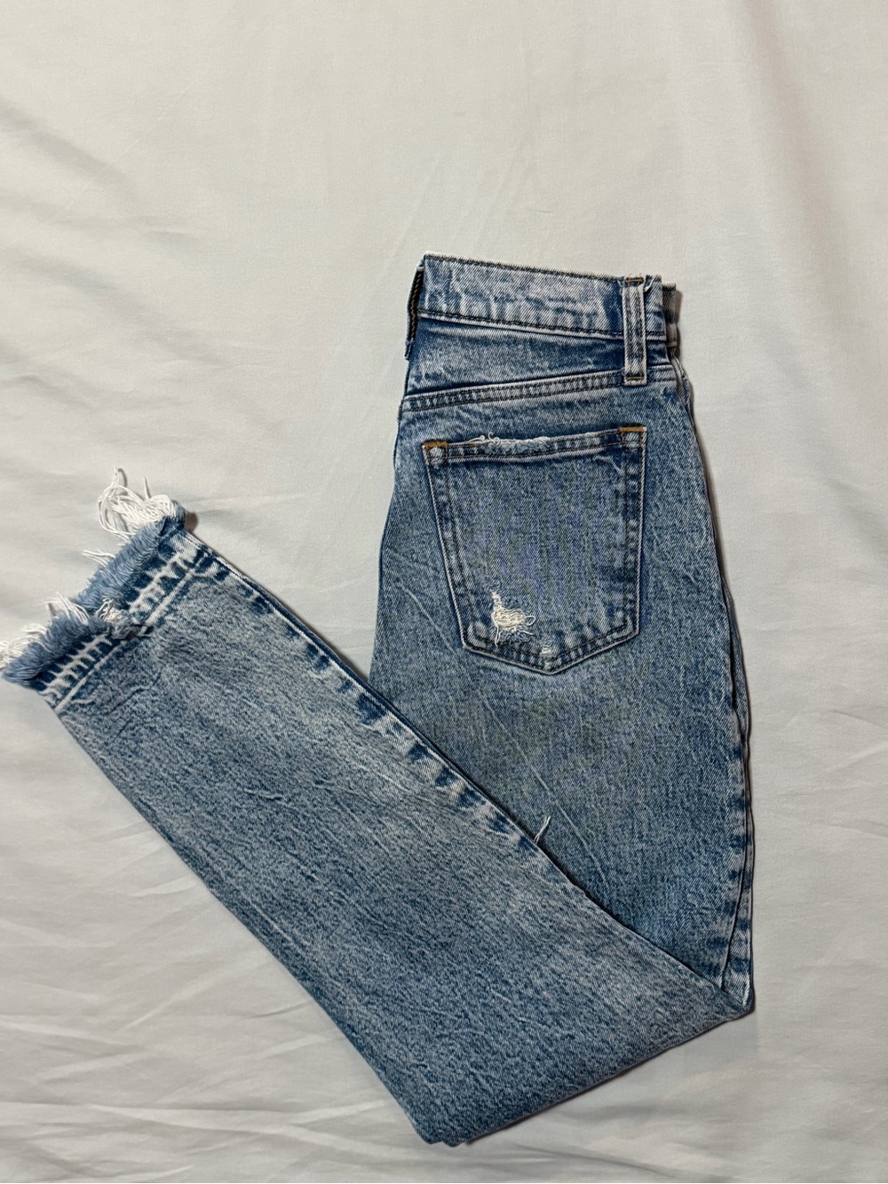 Abercrombie & Fitch The Mom High-Rise Distressed Jeans Straight Leg 24/00